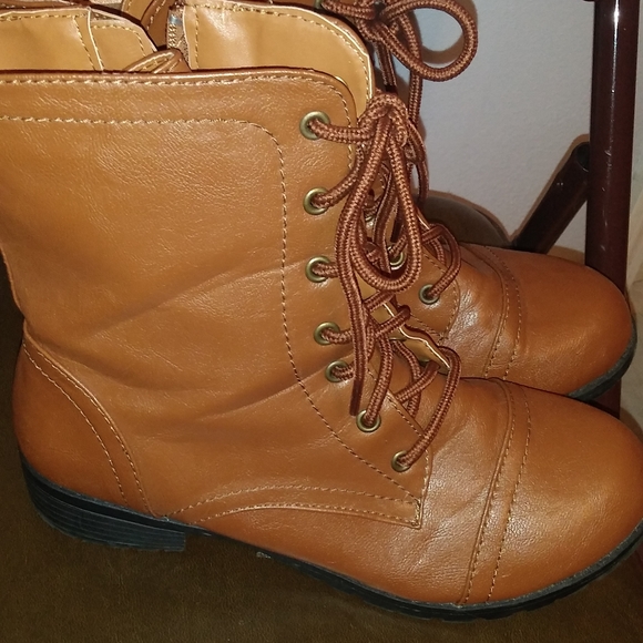Leather boots a size 11 for a woman they are new - Picture 3 of 3